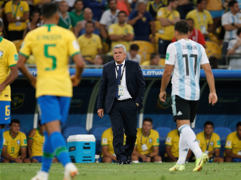 惨败阿根廷后，巴西主帅多里瓦尔黯然下课